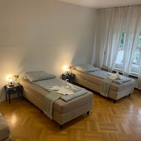 Comfortable Shared With Private In Daire *