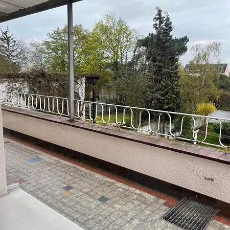 Apartmán Comfortable Shared With Private In *