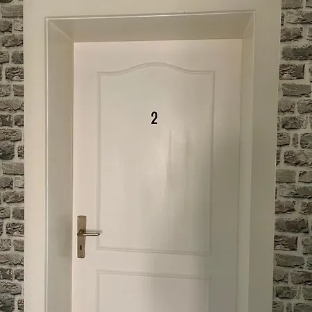 Comfortable Shared With Private In Daire