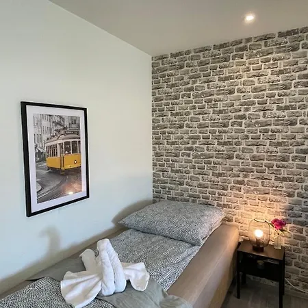 Comfortable Shared With Private In Daire *