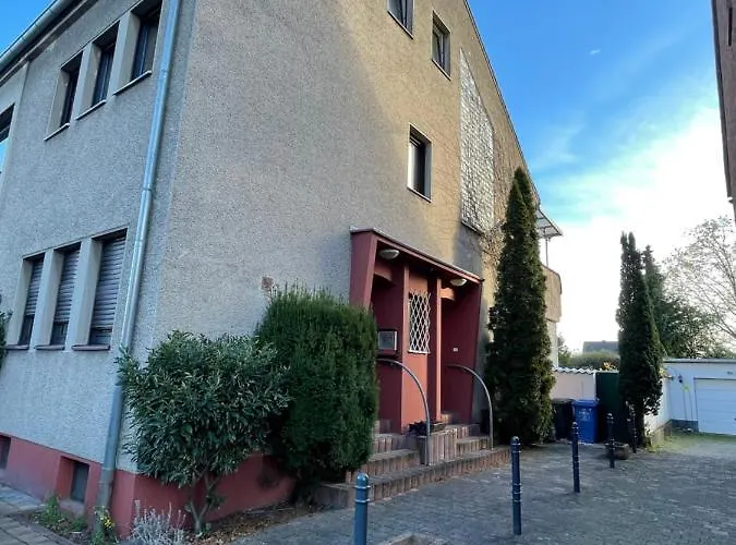 Апартаменты Comfortable Shared With Private In Весселинг