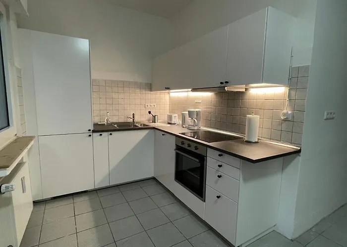 Апартаменты Comfortable Shared With Private In Весселинг