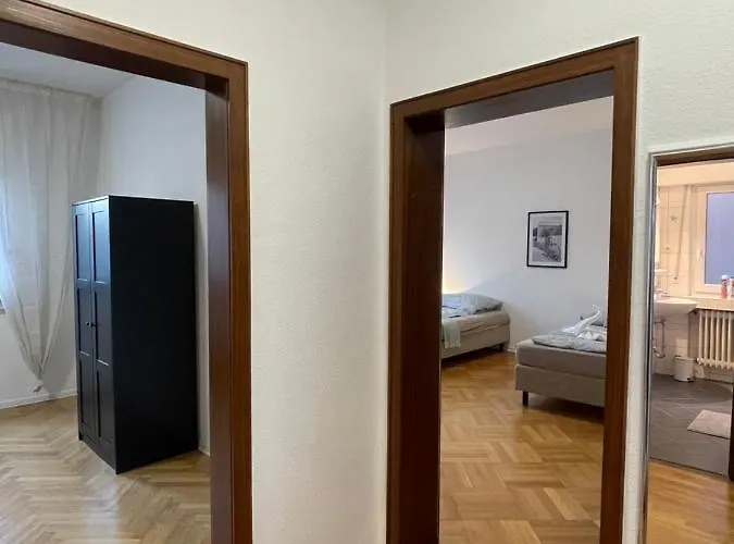 Апартаменты Comfortable Shared With Private In Весселинг