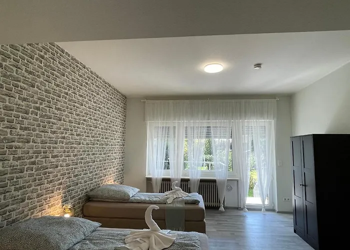 Апартаменты Comfortable Shared With Private In Весселинг