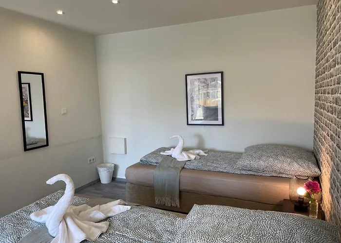 Апартаменты Comfortable Shared With Private In