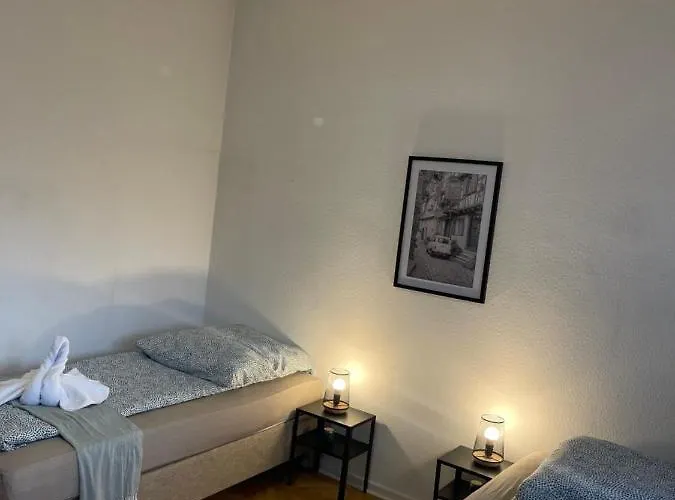 Апартаменты Comfortable Shared With Private In Весселинг